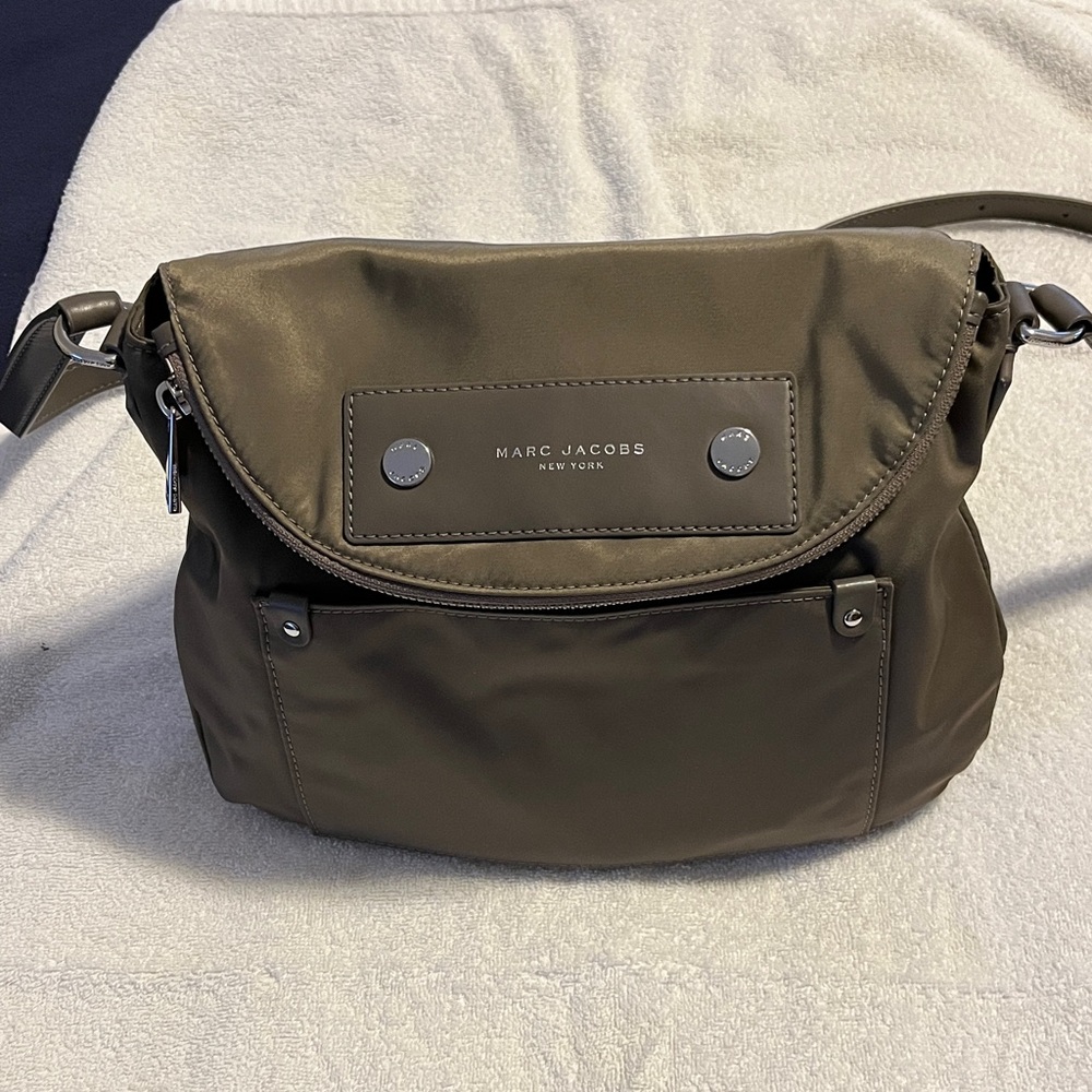 Marc Jacobs Taupe Nylon Leather Trim Messenger Bag